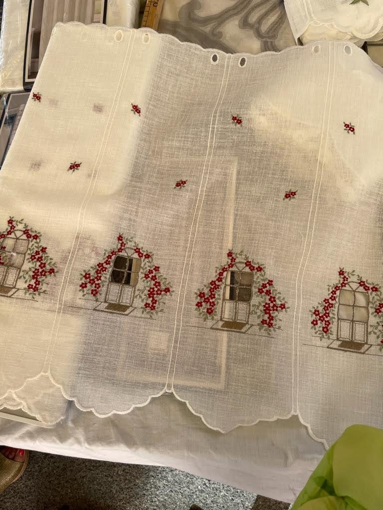 Tyrolean curtain window design 1.50 m high