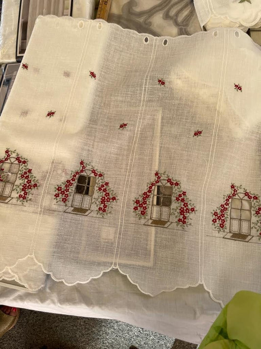 Tyrolean curtain window design 1.50 m high