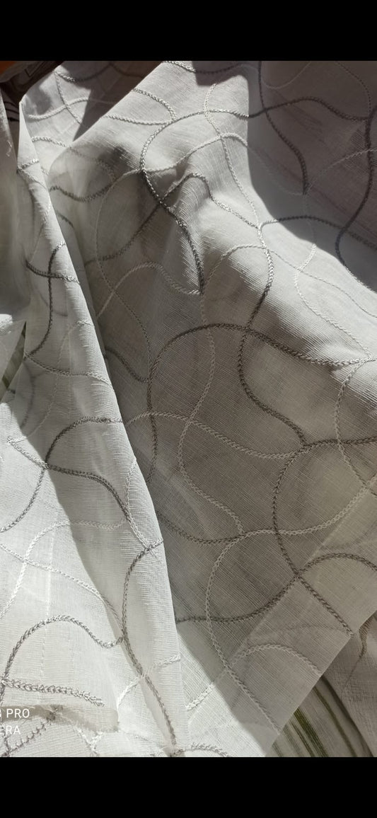Tendina confezionata a vetro larga 60 cm ricamata grigia e beige