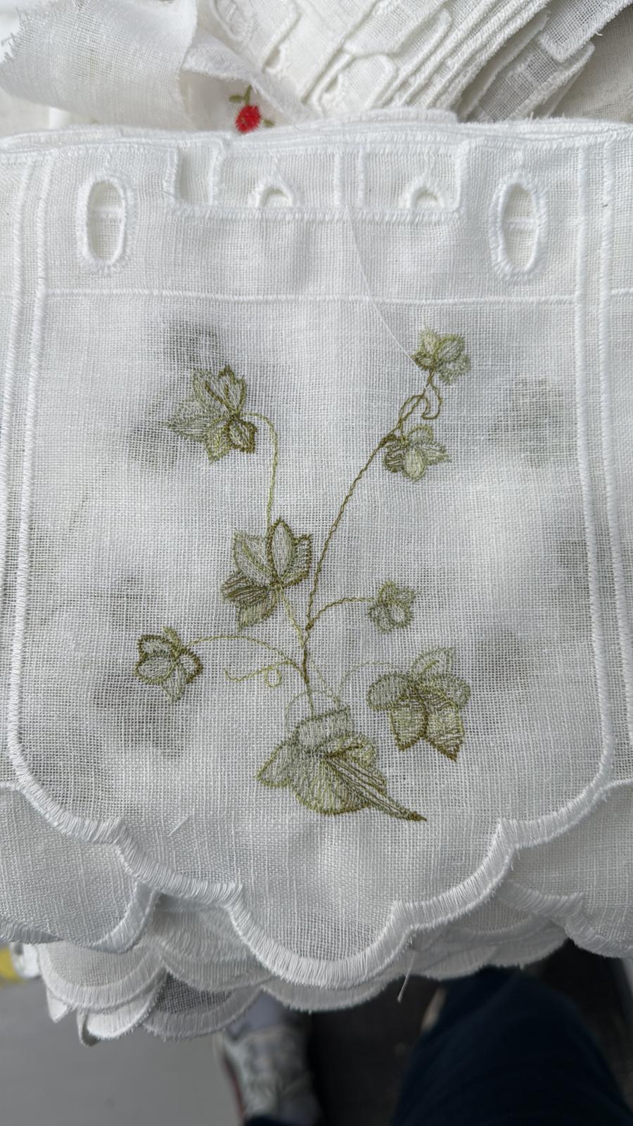 Tendina tirolese h 60 e h 210 con edera produzione italiana e mantovanina in coordinato