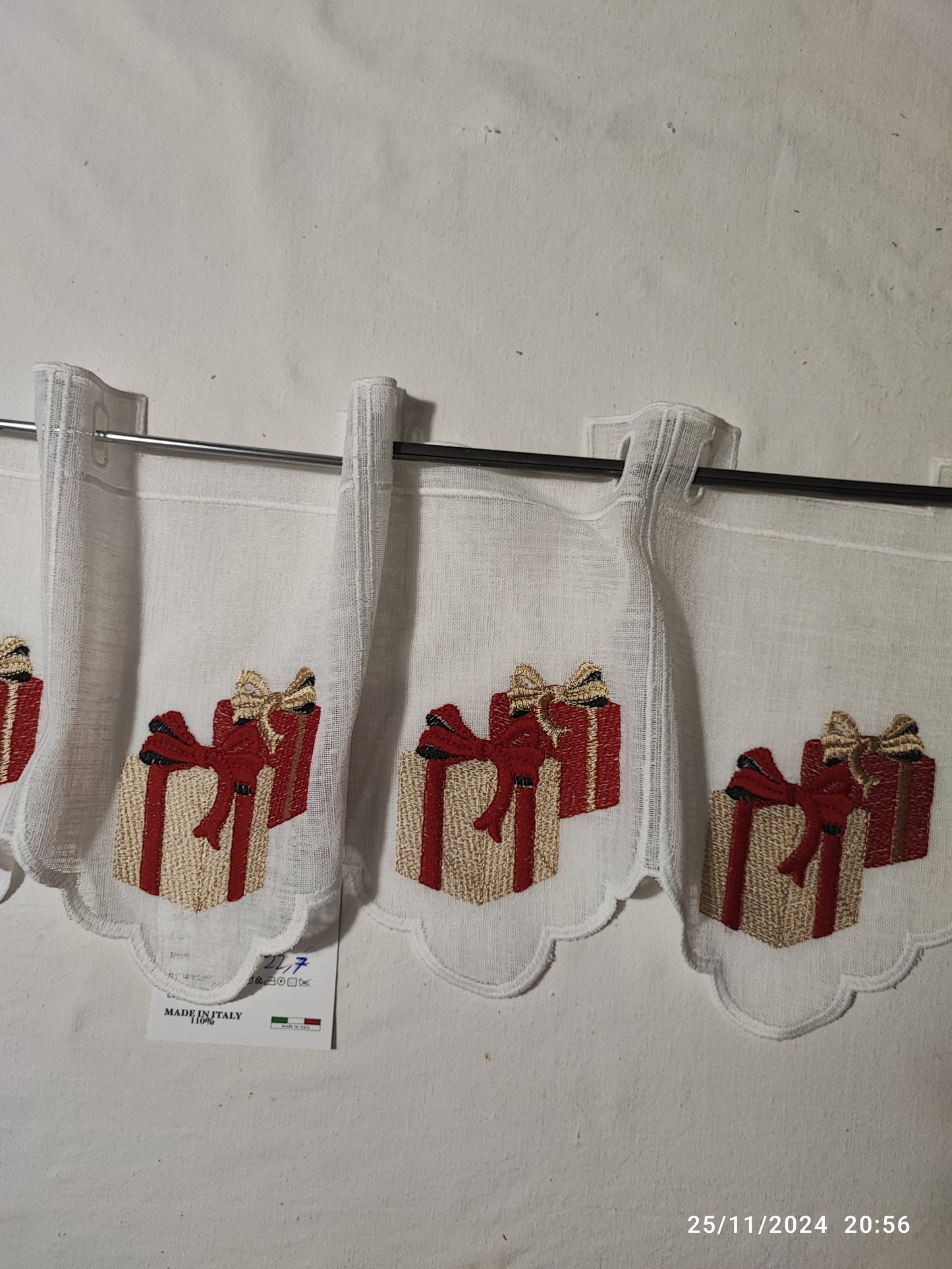 Mantovanina h 23 Pacchi Regalo semplice no lurex ricamata ,  disegnata e prodotta in Italia