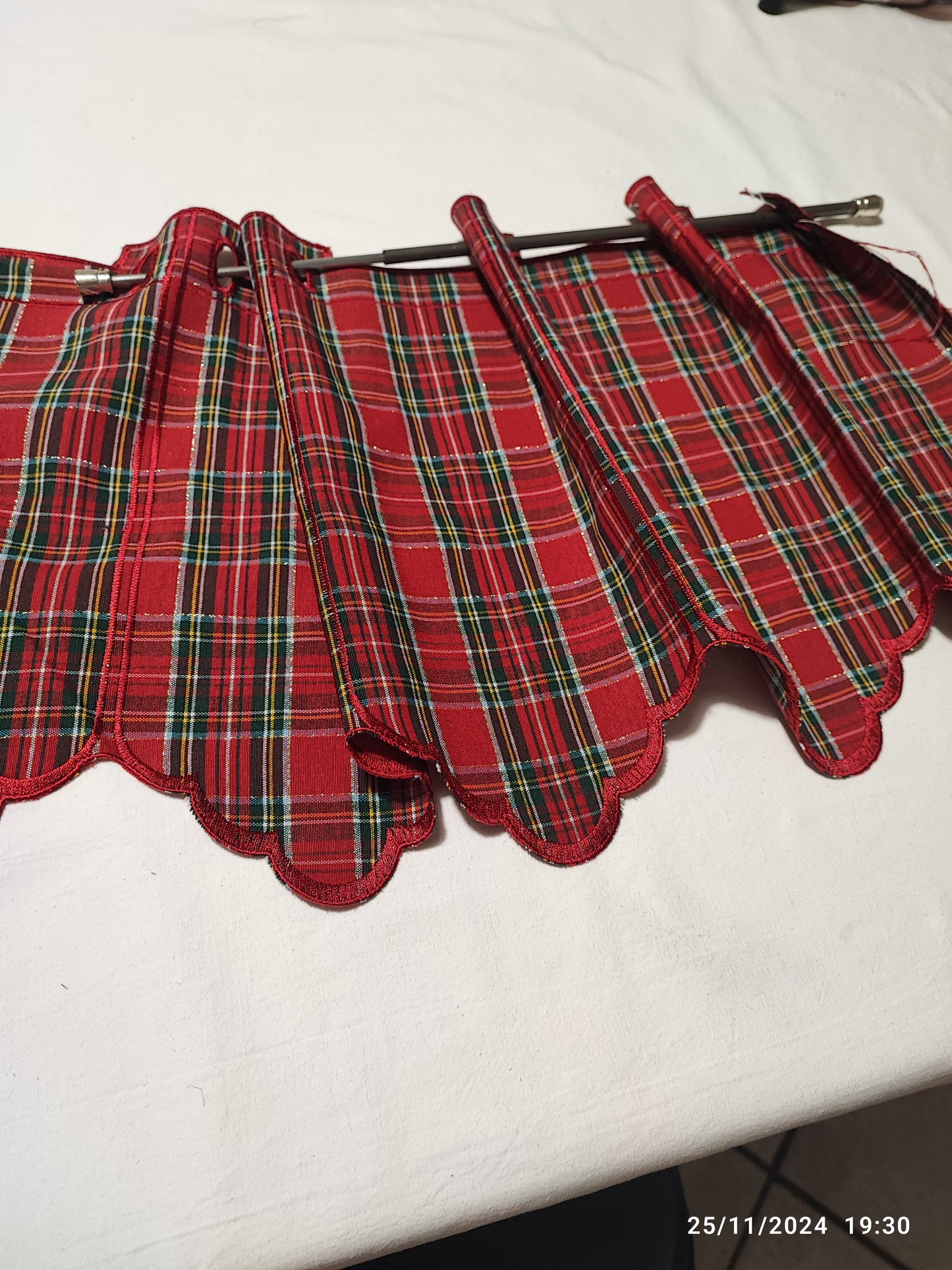 Mantovana tendina arredo scozzese Alta 30 con lurex per coprire cassonetto disegnata e prodotta in Italia