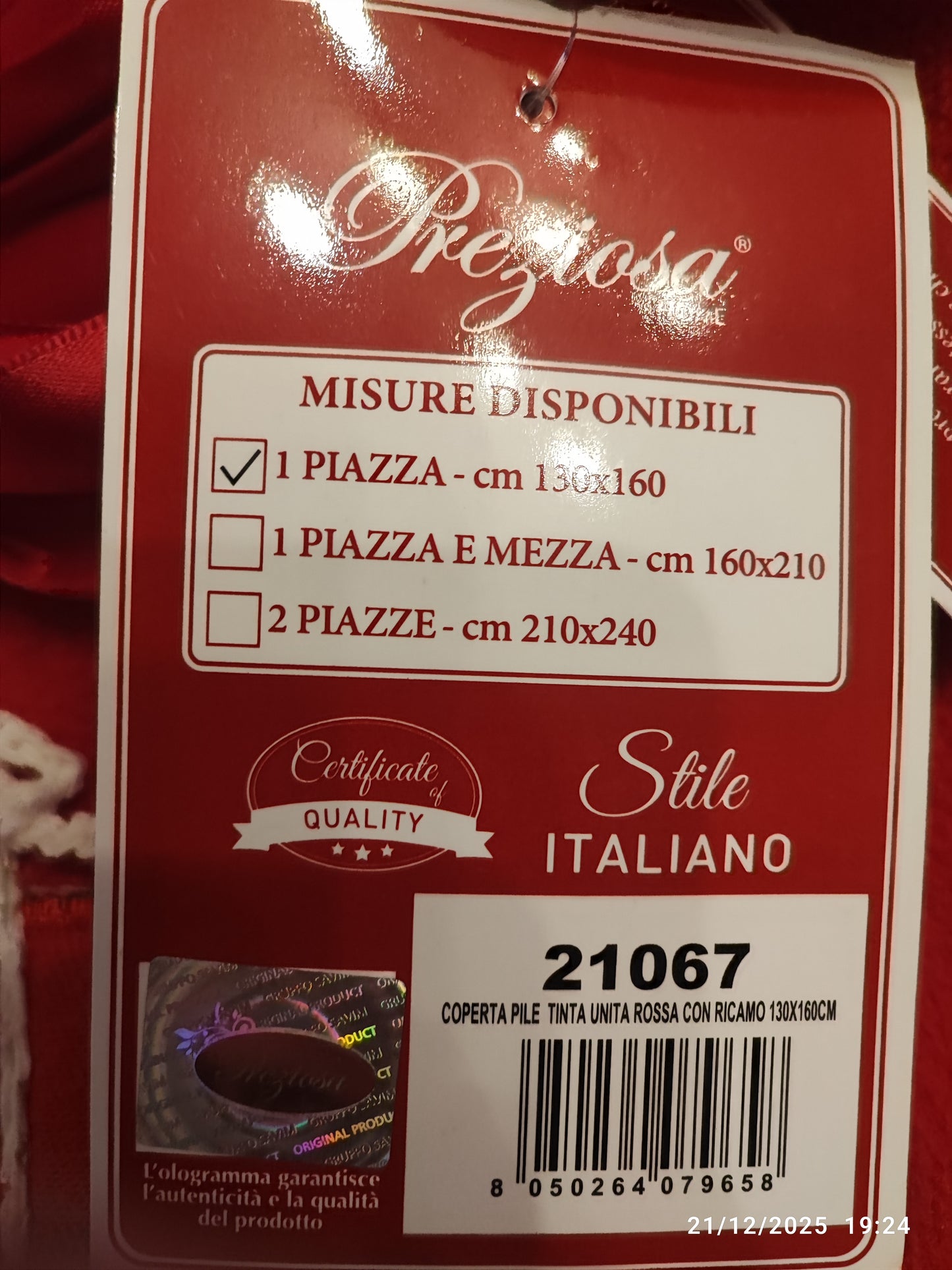 Plaid rosso della Preziosa lavorato e ricamato a mano 139x160 produzione italiana.