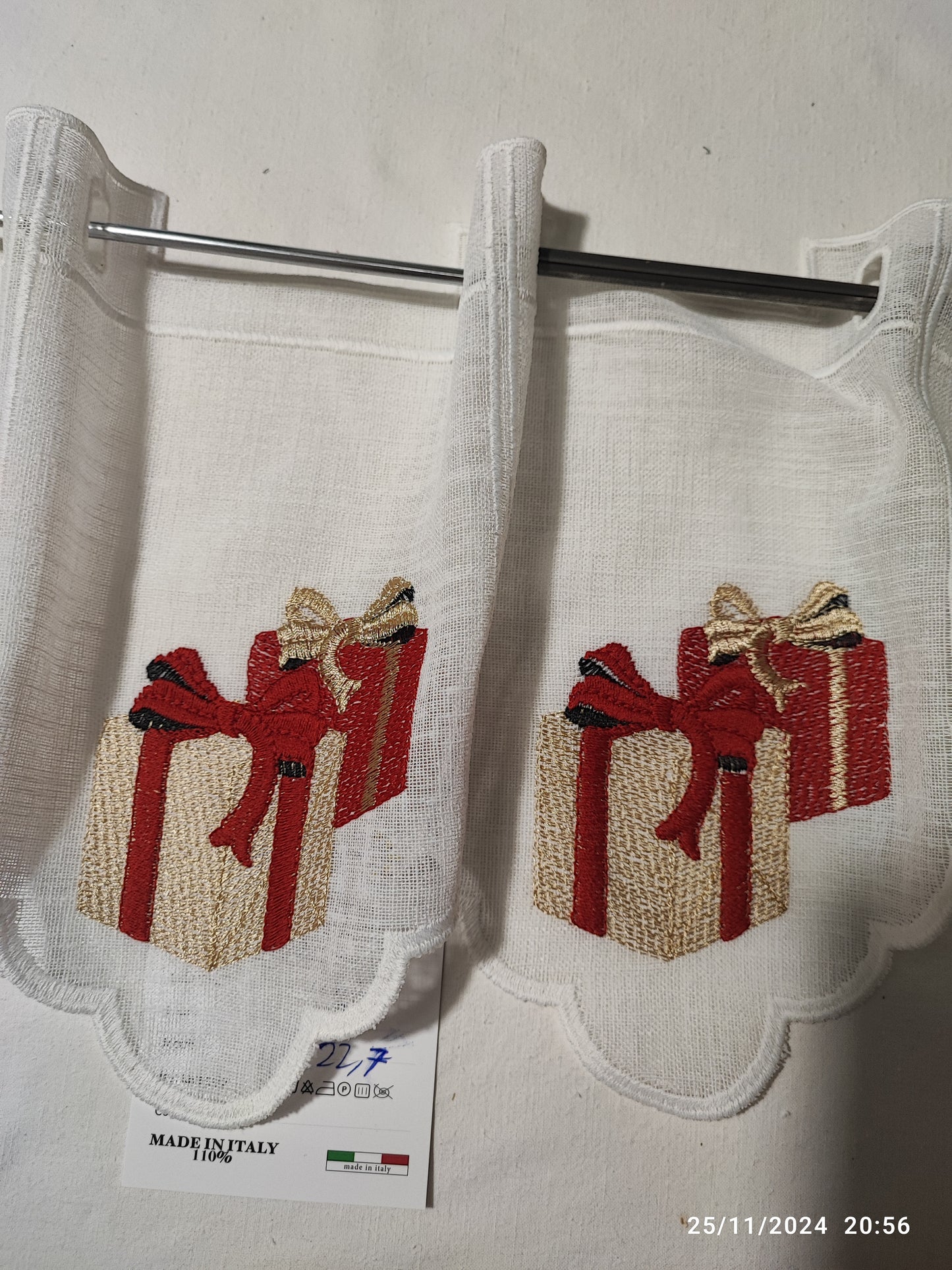 Mantovanina h 23 Pacchi Regalo semplice no lurex ricamata ,  disegnata e prodotta in Italia