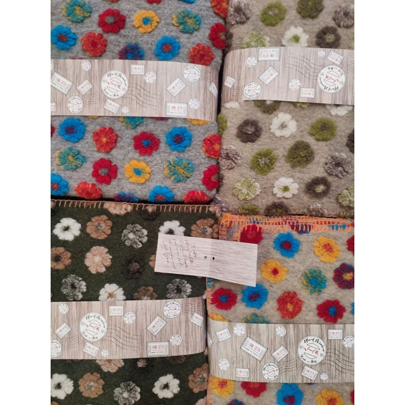 Plaid lana cotta ricamo in rilievo margherite produzione italiana in Toscana