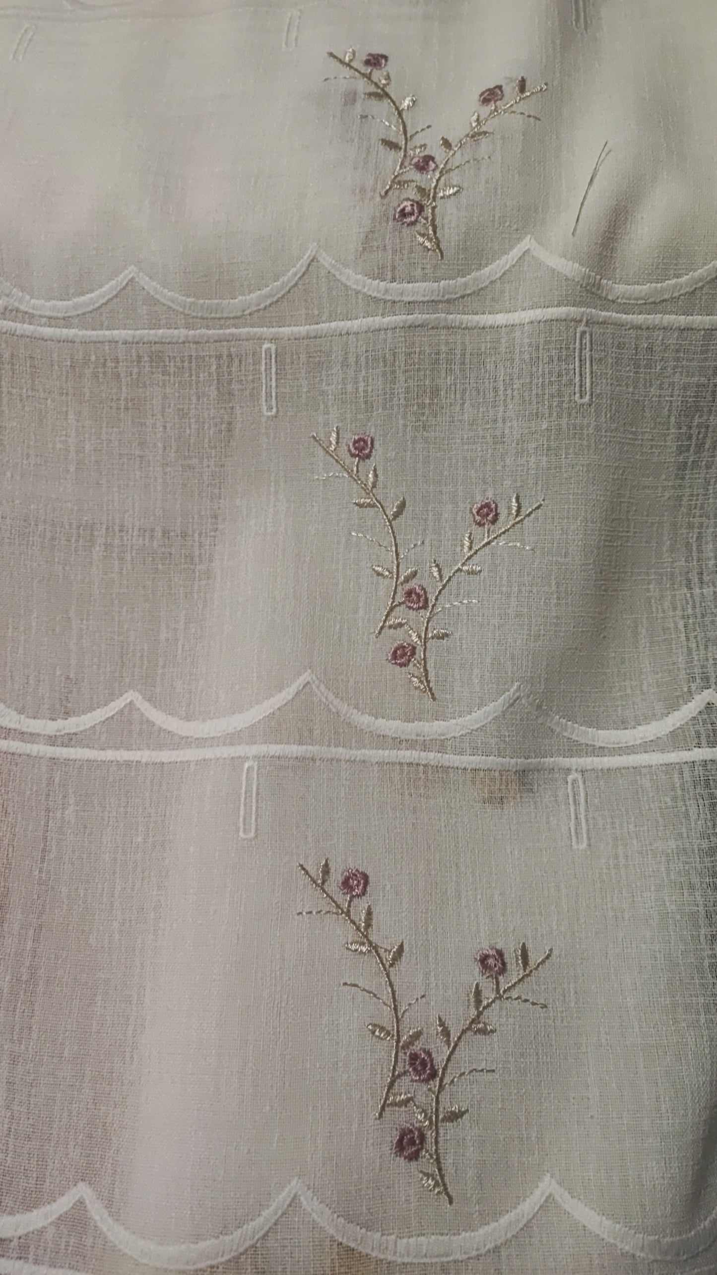 tendina modulare scontata del 30% taglio orizzontale larga 60 cm rami fiori rosa pesca  produzione italiana