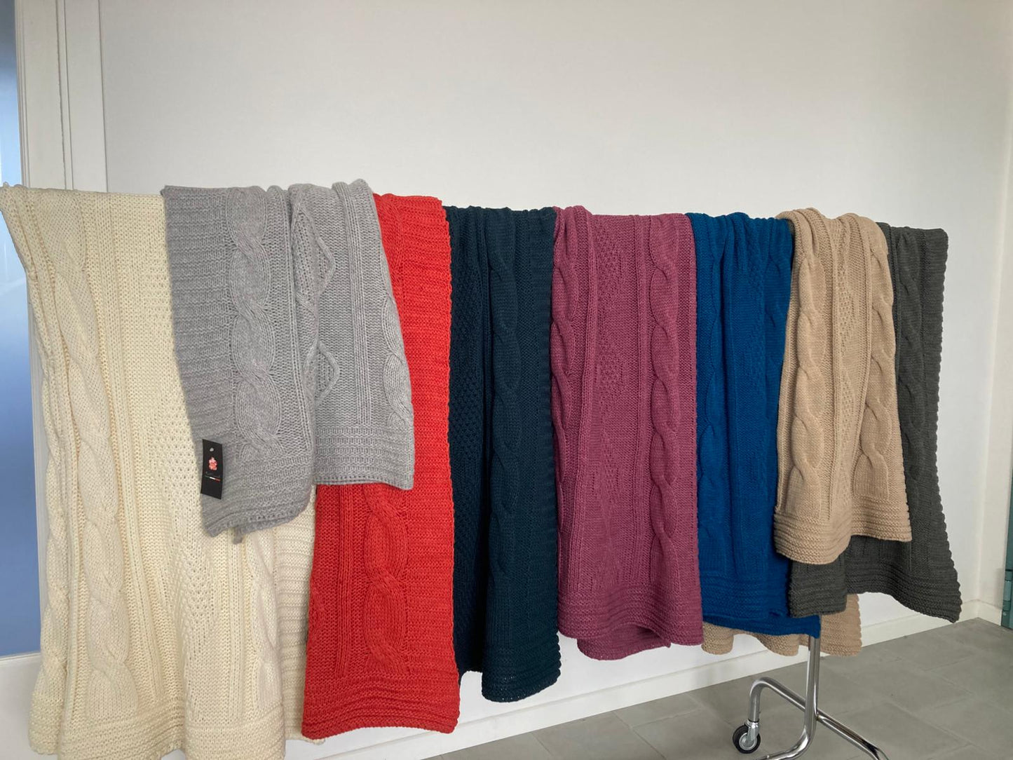 Runner letto per hotel 50% di lana, produzione artigianale Toscana F.lli Ciaramelli 140x180