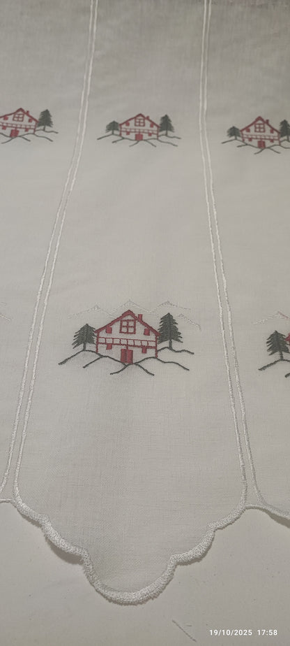 Tendina tirolese h 150 casetta rossa ricamata in rilievo produzione italiana