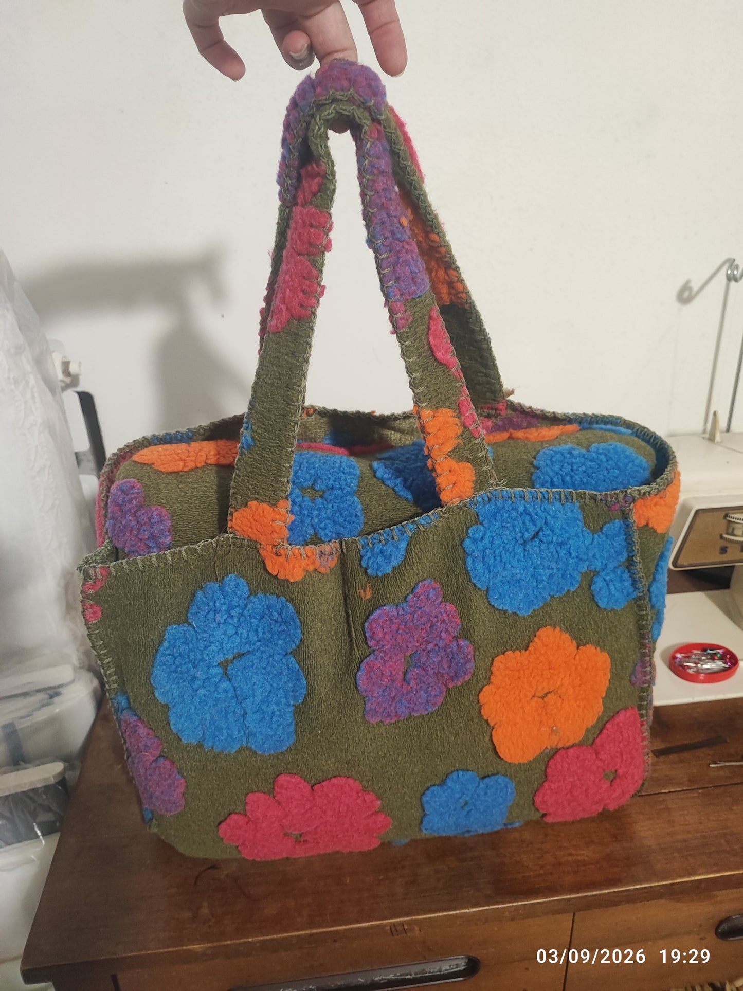 Plaid effetto lana cotta in 3D con borsa e cuscini misura 130x160 con imbottitura  soft agnellato Sghome