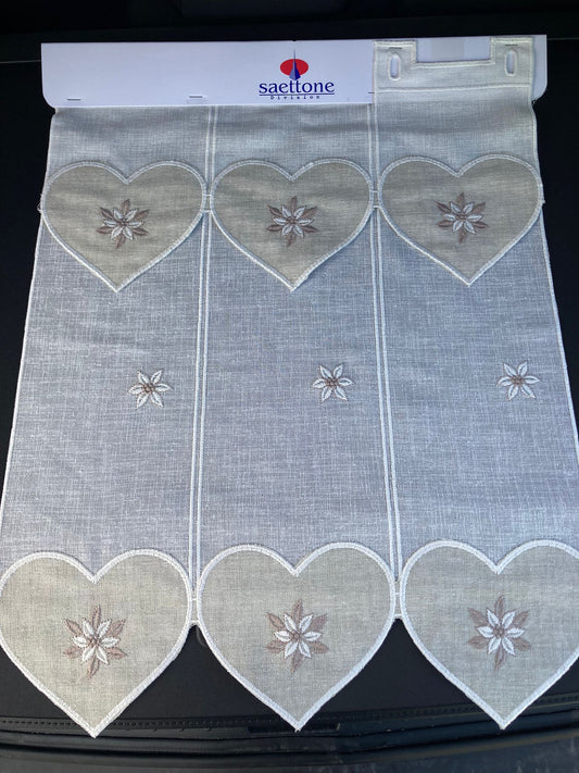 Tendina h 60 con mantovanina a cuori con stella alpina e mantovanina h 24 abbinata disegnata e prodotta in Italia
