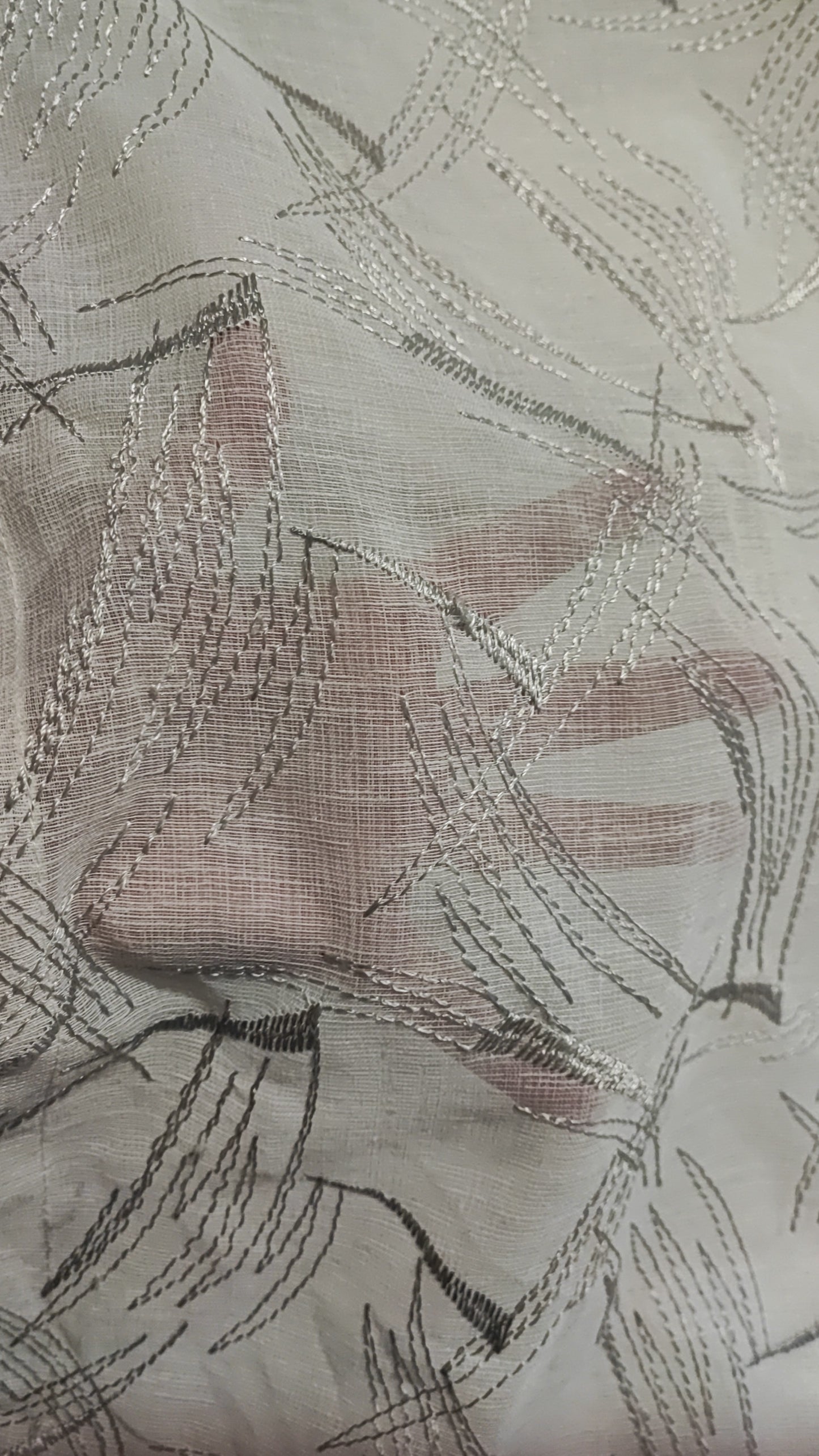 Tendina ricamata grigio in rilievo produzione italiana larga 60 cm colore grigio confezionata