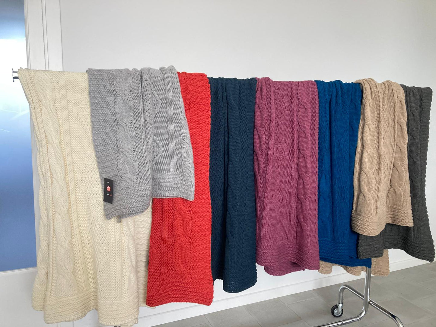 Runner letto per hotel 50% di lana, produzione artigianale Toscana F.lli Ciaramelli 140x180