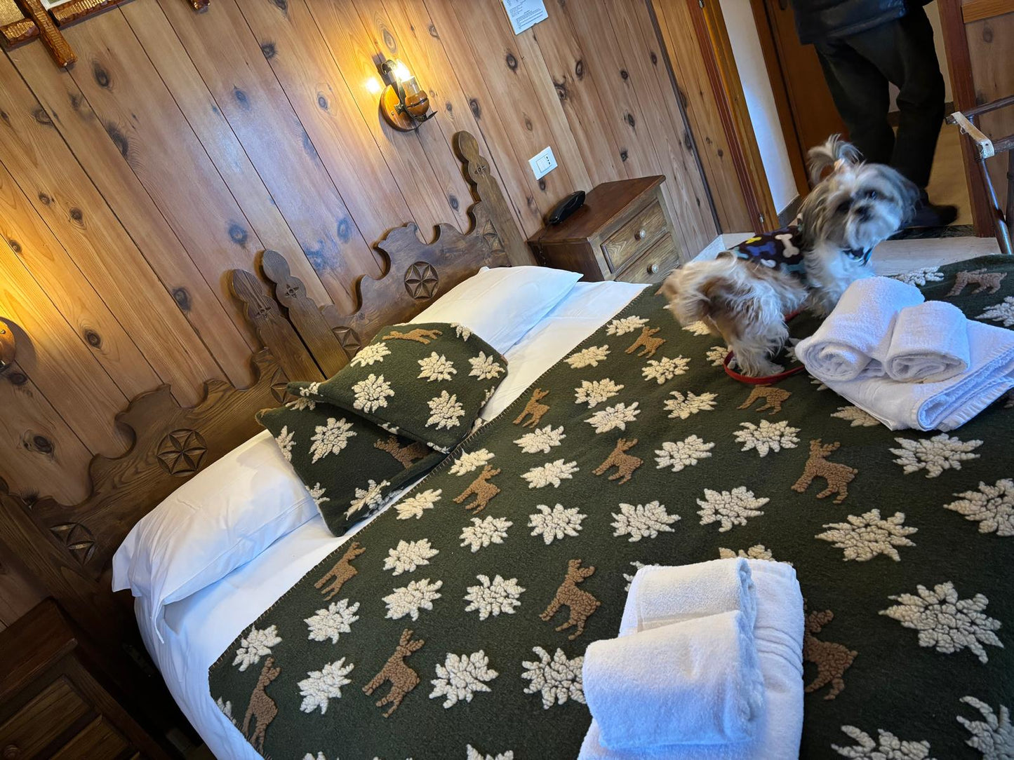 plaid lana cotta stelle alpine e cervo misura 170x150 produzione artigianale Toscana Perlatex