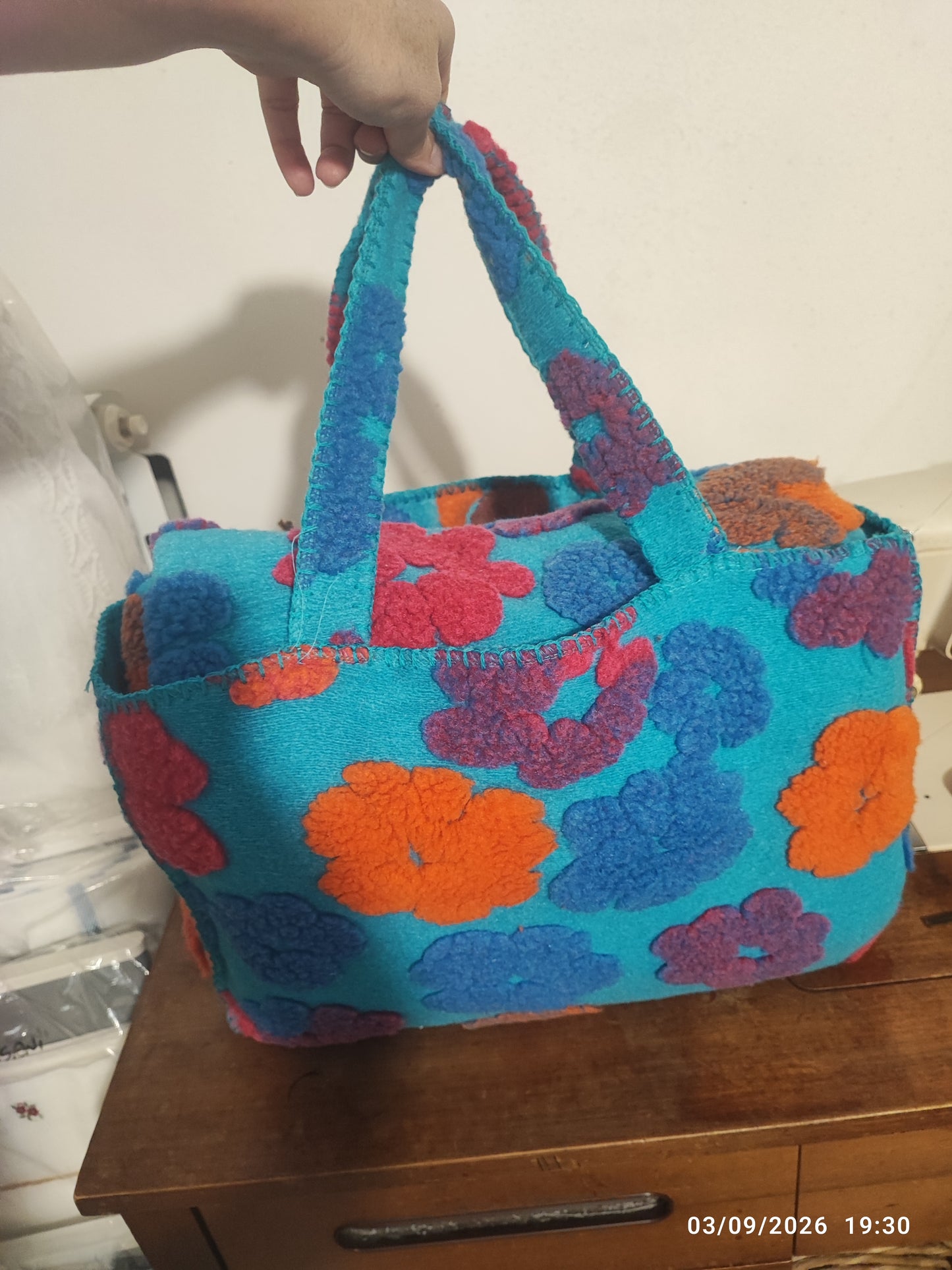 Plaid effetto lana cotta in 3D con borsa e cuscini misura 130x160 con imbottitura  soft agnellato Sghome