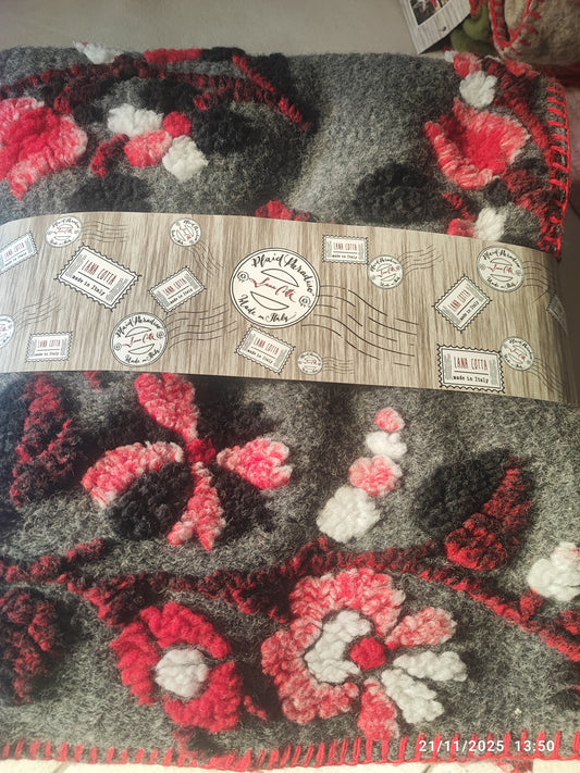 Plaid in lana cotta Fiori in rilievo  produzione artigianale Toscana 150x170