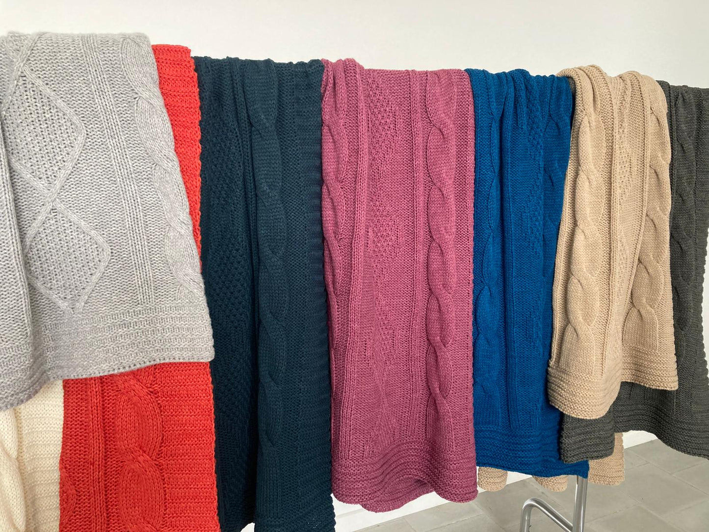 Runner letto per hotel 50% di lana, produzione artigianale Toscana F.lli Ciaramelli 140x180