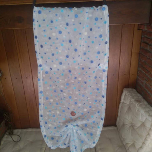 Una coppia di tendina a pois blu larga 45